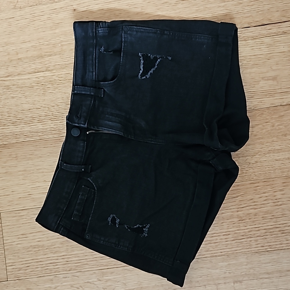 💋 3/$10 Old Navy mid-rise boyfriend shorts- black